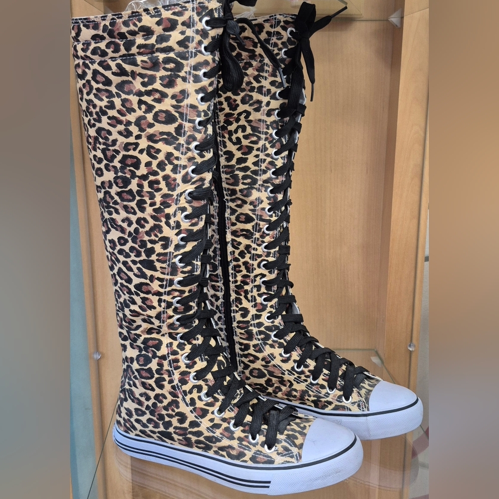 Leopard Print Lace-Up Knee Sneakers